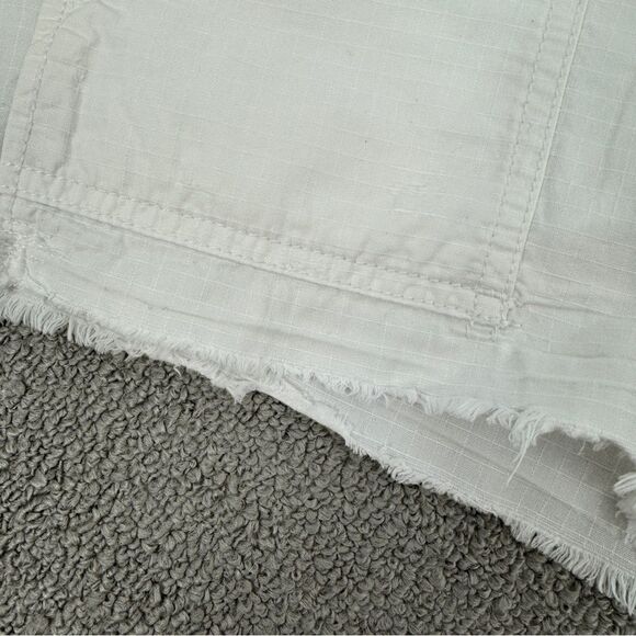 American Eagle Outfitters Raw Edge Button Fly Shorts White Size 00 - Picture 4 of 10
